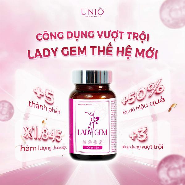 Bác sĩ Phú Xuân tư vấn nâng mũi Queen Form cho khách hàng