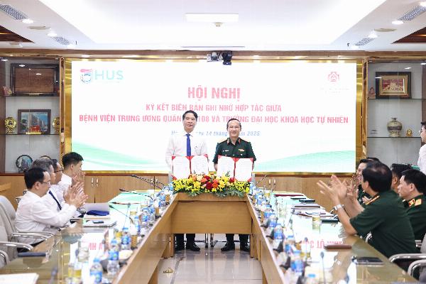 Hình ảnh minh họa quy trình chăm sóc hậu phẫu hoặc tư vấn dinh dưỡng tại Thẩm mỹ viện Phú Xuân