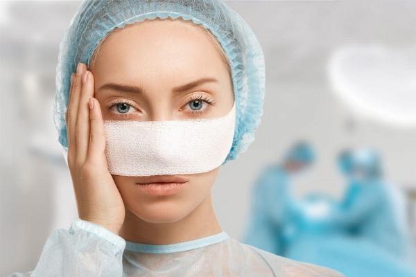 Biến chứng nguy hiểm của viêm nhiễm sau nâng mũi