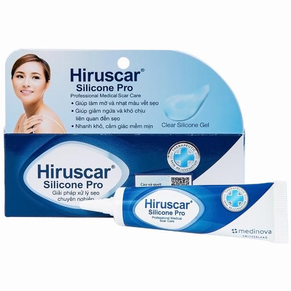 Miếng dán sẹo lồi Long Châu thành phần chính silicone y tế, vitamin E và dầu khoáng giúp làm mờ sẹo hiệu quả.