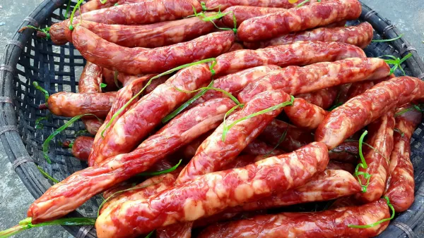 Sau sửa mũi có nên ăn lạp xưởng không và những ảnh hưởng tiêu cực