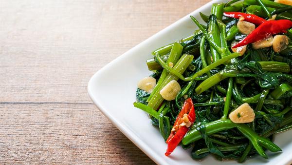 Vitamin C đóng vai trò quan trọng trong quá trình trị sẹo lõm